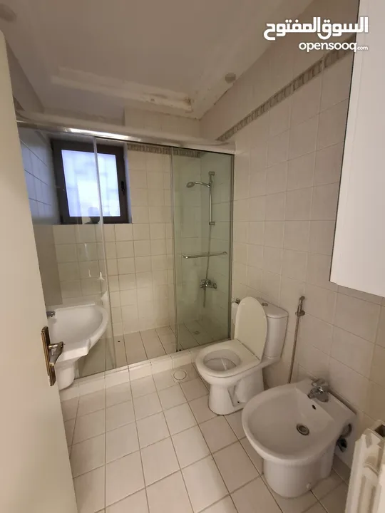 شقة غير مفروشة للإيجار  ( Property 43170 )-175095420