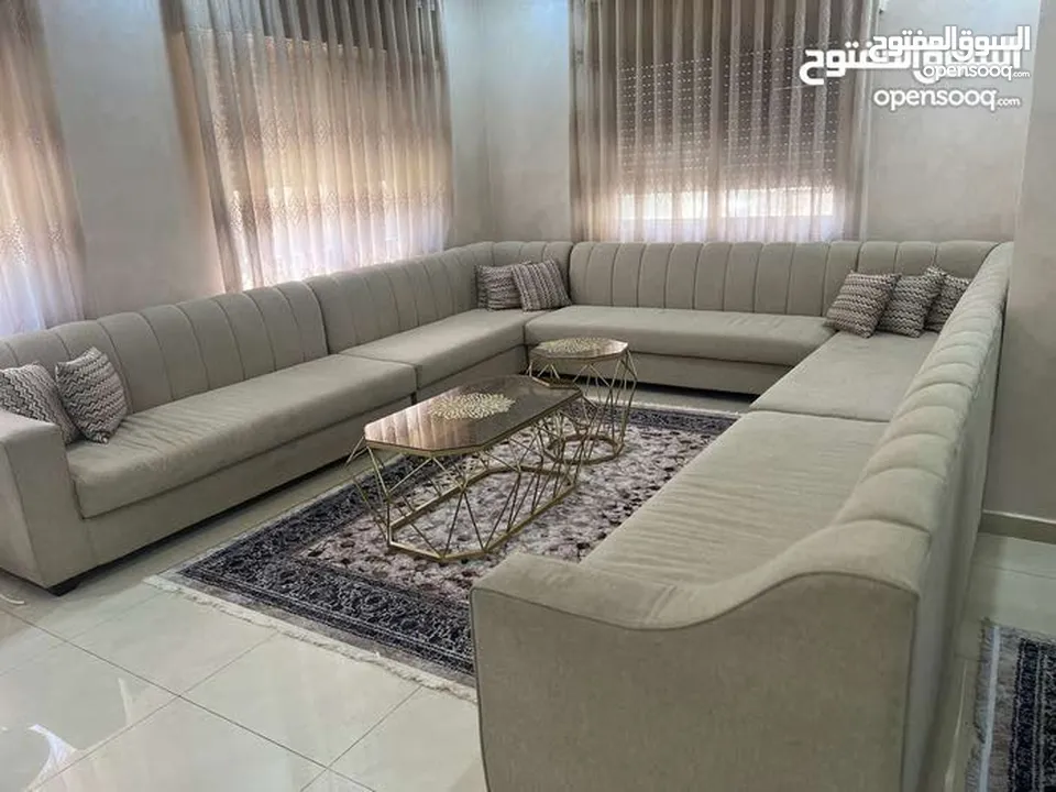 كورنر كبير يتسع ل 16 شخص تفصيل دانلوب مريح شبه جديد ولا نقره للبيع في قرية النخيل