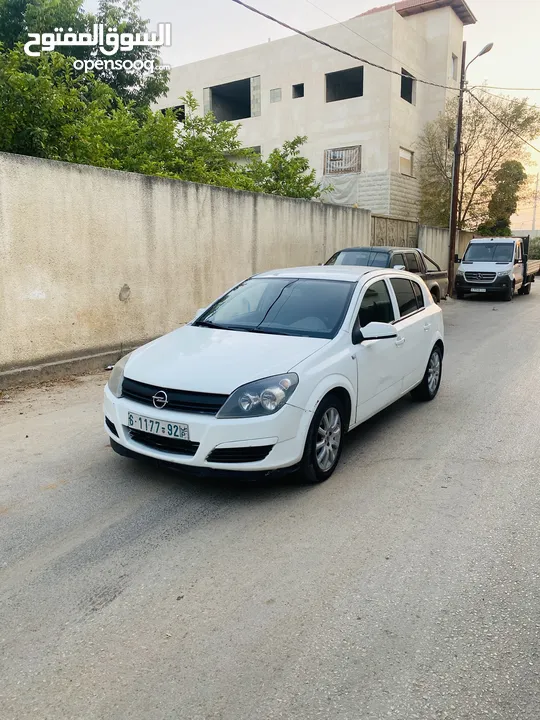 اوبل استرا بسعر حرق سياره جديده مش بحاجه لاشي (جديده) وغير هيك انا مسوال ع الفحص