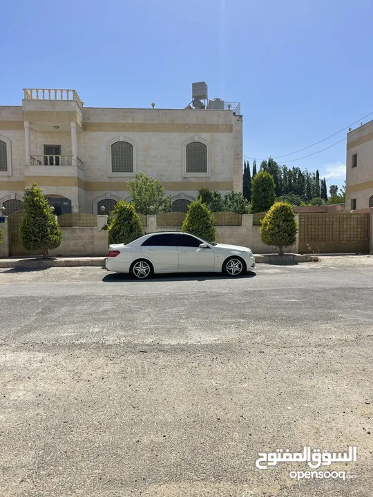 مرسيدس E200 كرت ابيض بنوراما فل كامل موصفات خاصه قابل للبدل