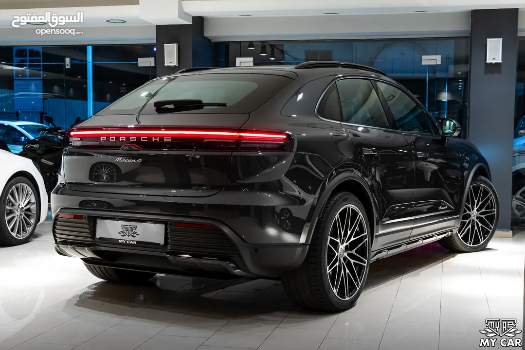 2025 Porsche Macan 4 Electric