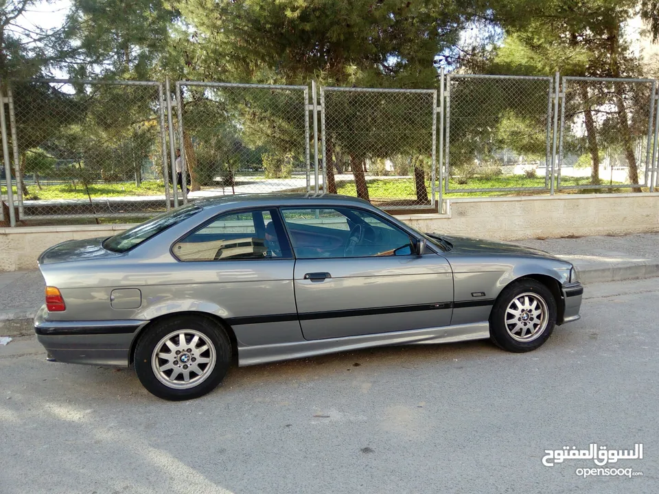 BMW Coupe 318 is