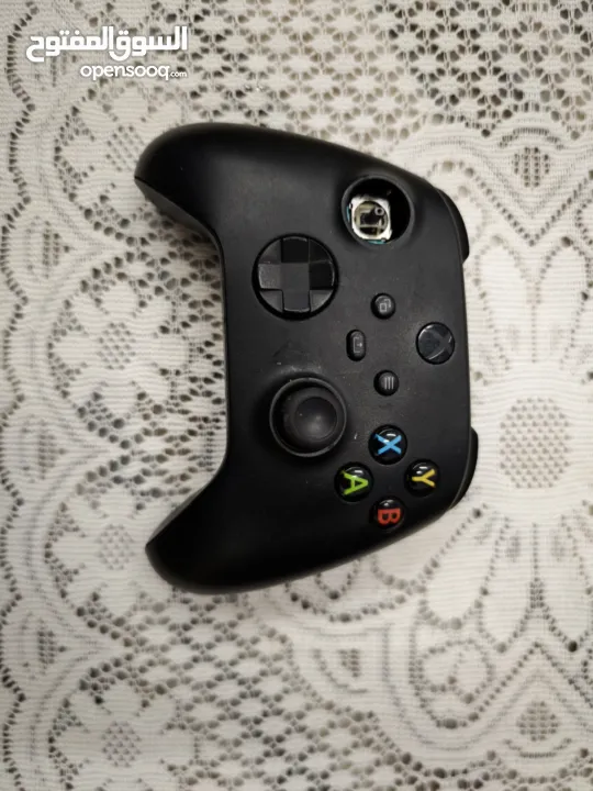 Xbox series X مع سماعت RAZER KAIRA FOR XBOXمع ايد Xbox Elite Wireless Controller Series 2 مع ادتين