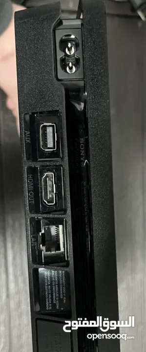 بلايستيشن sony 4 slim مع ايدتين و 3 كفرات و 3 ألعاب و جميع الملحقات الأصلية استعمال خفيف