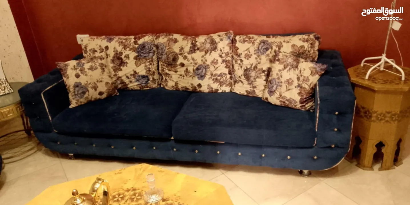 طقمين الكنب للبيع بحاله جيد جدا