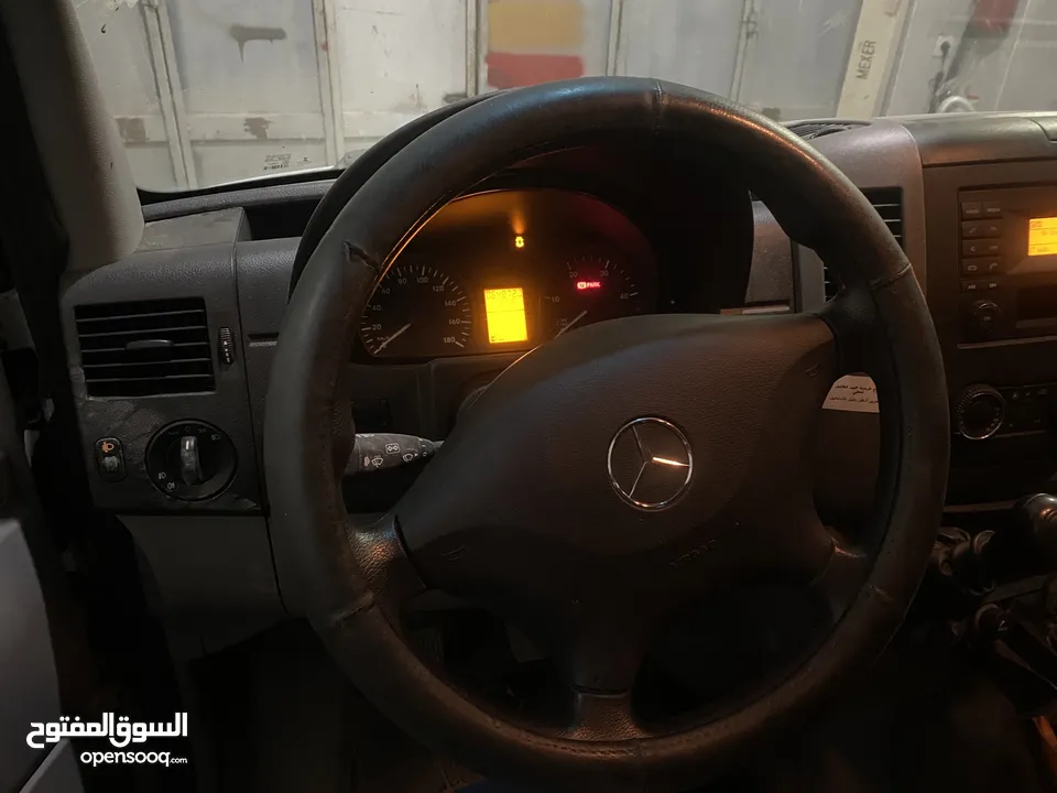 سيارة مرسيدس سبرنتر 519