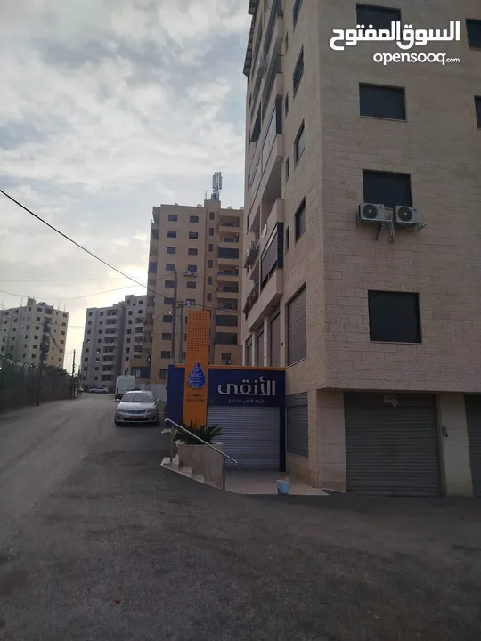شقة في الماصيون طابق اول في منطقة حيوية بجانب الشارع