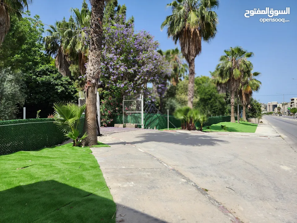 ارض موقع تجاري