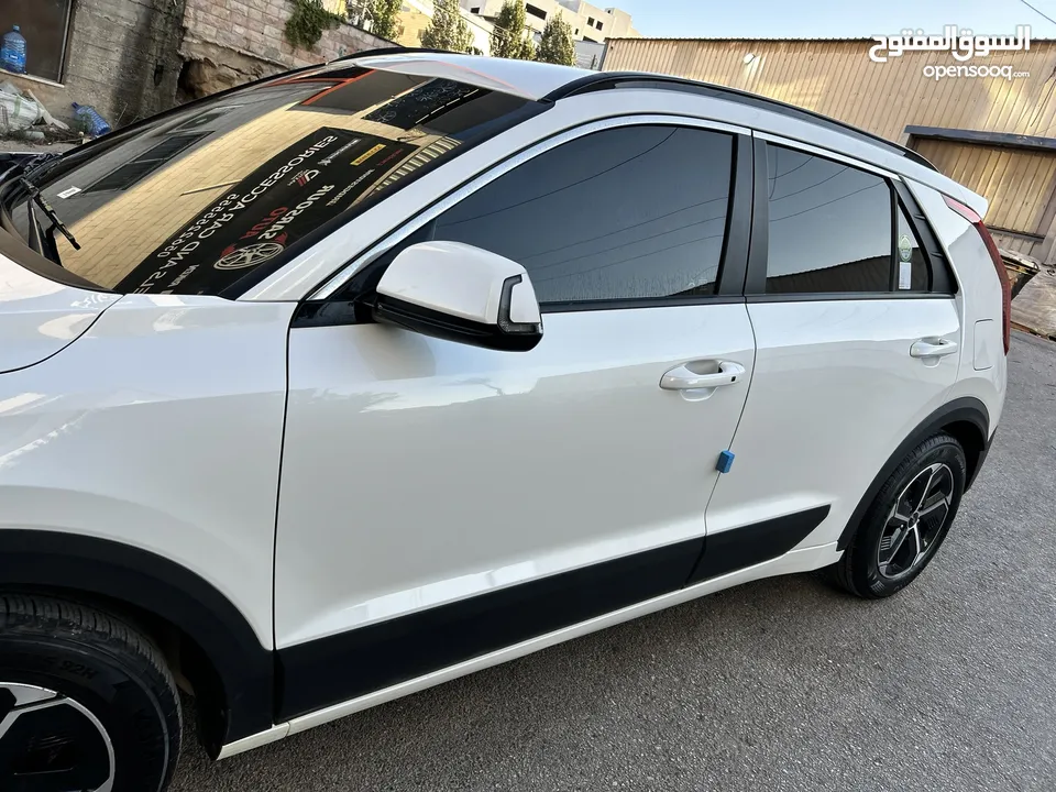 KIA Nero 2023 //  Hybrid // Full option