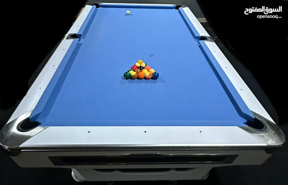 طاولة بليارد - Pool table