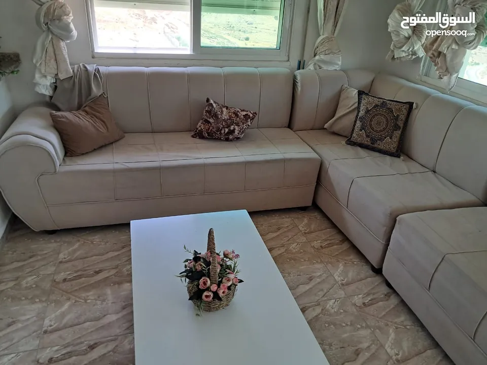 كورنر للبيع