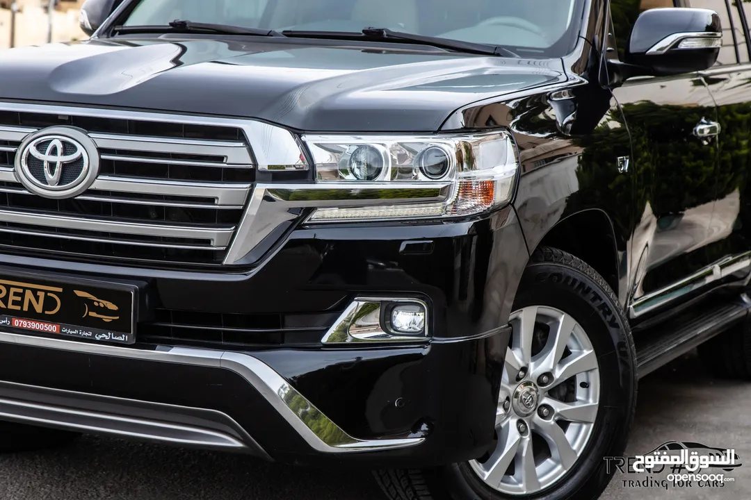 Toyota Land Cruiser VX-E 2016   السيارة وارد و بحالة الوكالة