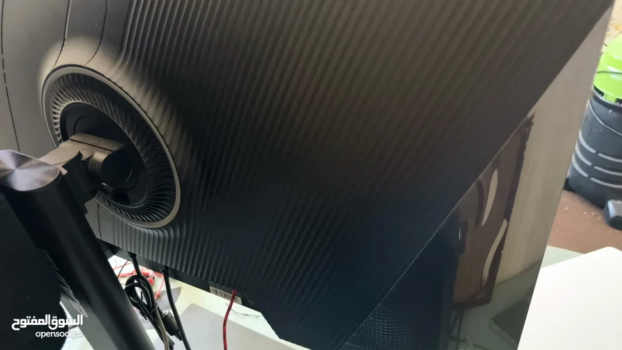 شاشه قيمنق 4K 165هرتز للبيع بسعر مغري