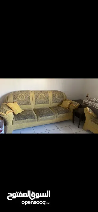 طقم كنب ثمن 8  مقاعد نضيف وا جديد