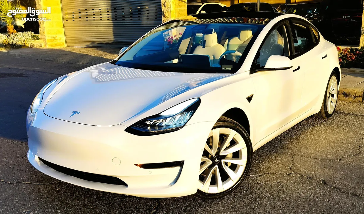 تيسلا 2021 model 3 فحص كامل 4 جـيـد فرش ابيض جنط 19بحالة الوكالة لون مميز للبيع بسعر لقطة ومحروووق