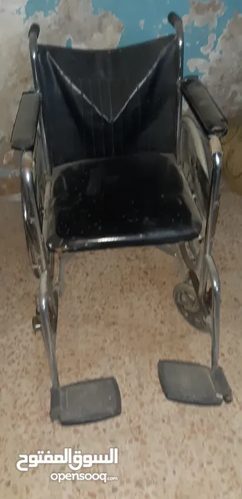 كرسي للمسنين والمقعدين والمعاقين وللمرضى من ذوي الاحتياجات الخاصة  بحاله ممتازه للبيع في ناعور