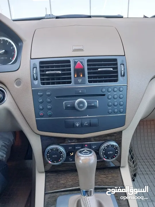 Mercedes-Benz C200 وارد الوكالة و صيانة الوكالة