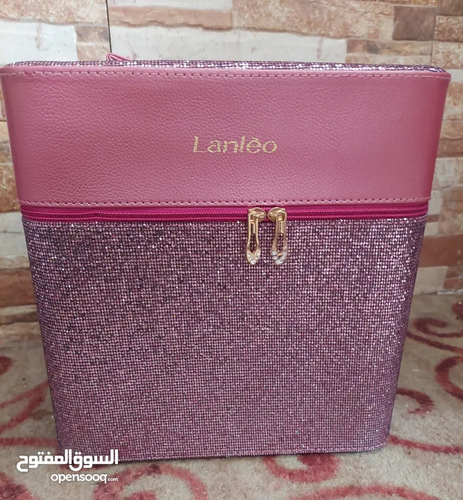 شنطة مكياج ومجوهرات فاخره ستراس حجم كبير