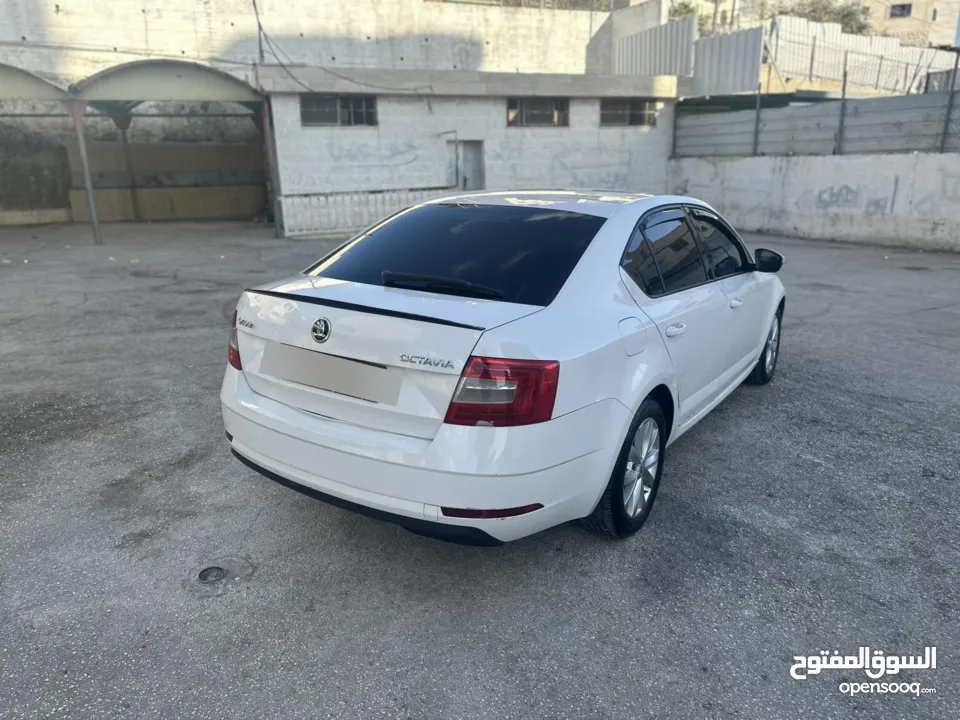 سكودا اوكتافيا 2019 ترخيص ل شهر 8 2026 ماشيه 333 الف كيلو  اصل عمومي  بدها جمرك