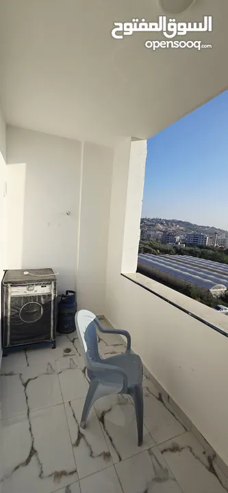شقق سكنية للإيجار بتشطيبات متكاملة في مدينة طولكرم، مع خيارات مفروشة وغير مفروشة.