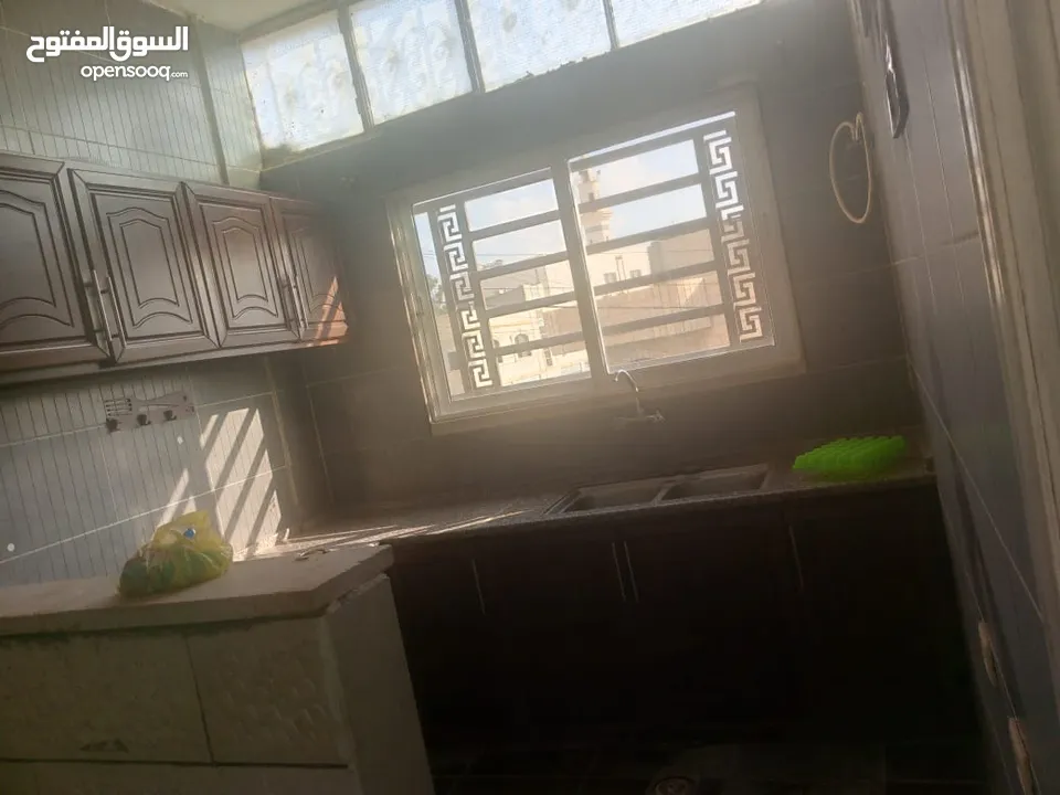 شقه صغيره للإيجار لعرسان الزرقاء /الرصيفه حي القادسيه