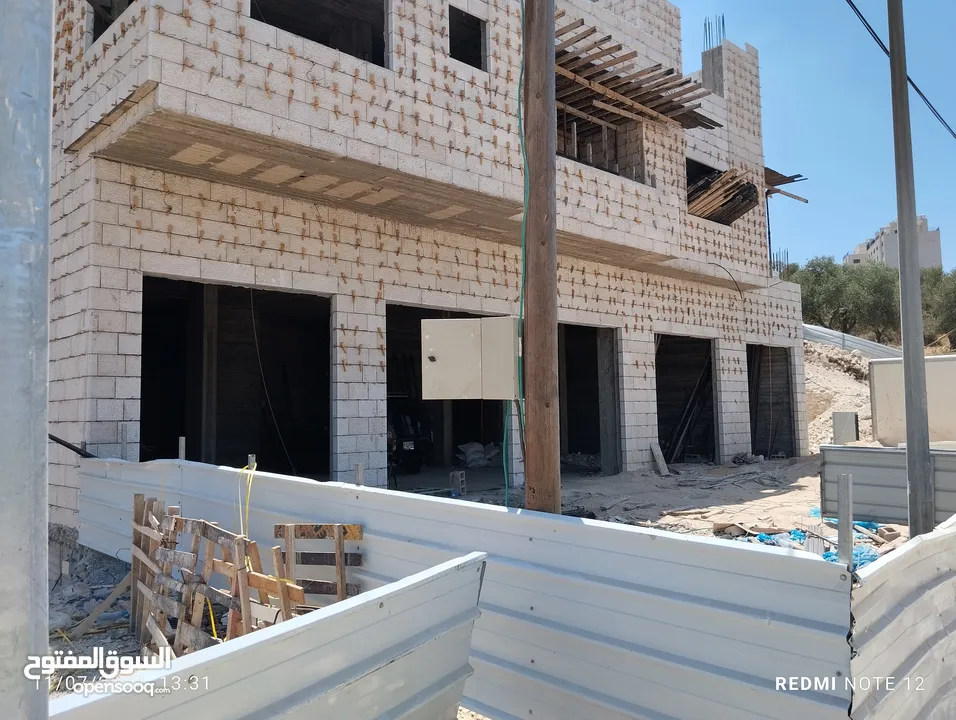 خمس مخازن عظم للبيع سطح مرحبا مقابل اسكان بيت المال