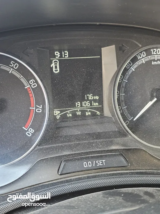 سكودا فابيا ترخيص تامين لا شهر 4  السياره اقتصاديه جدا عدداد قليل لا صيانه  كوشوك جديد من شهر مركب