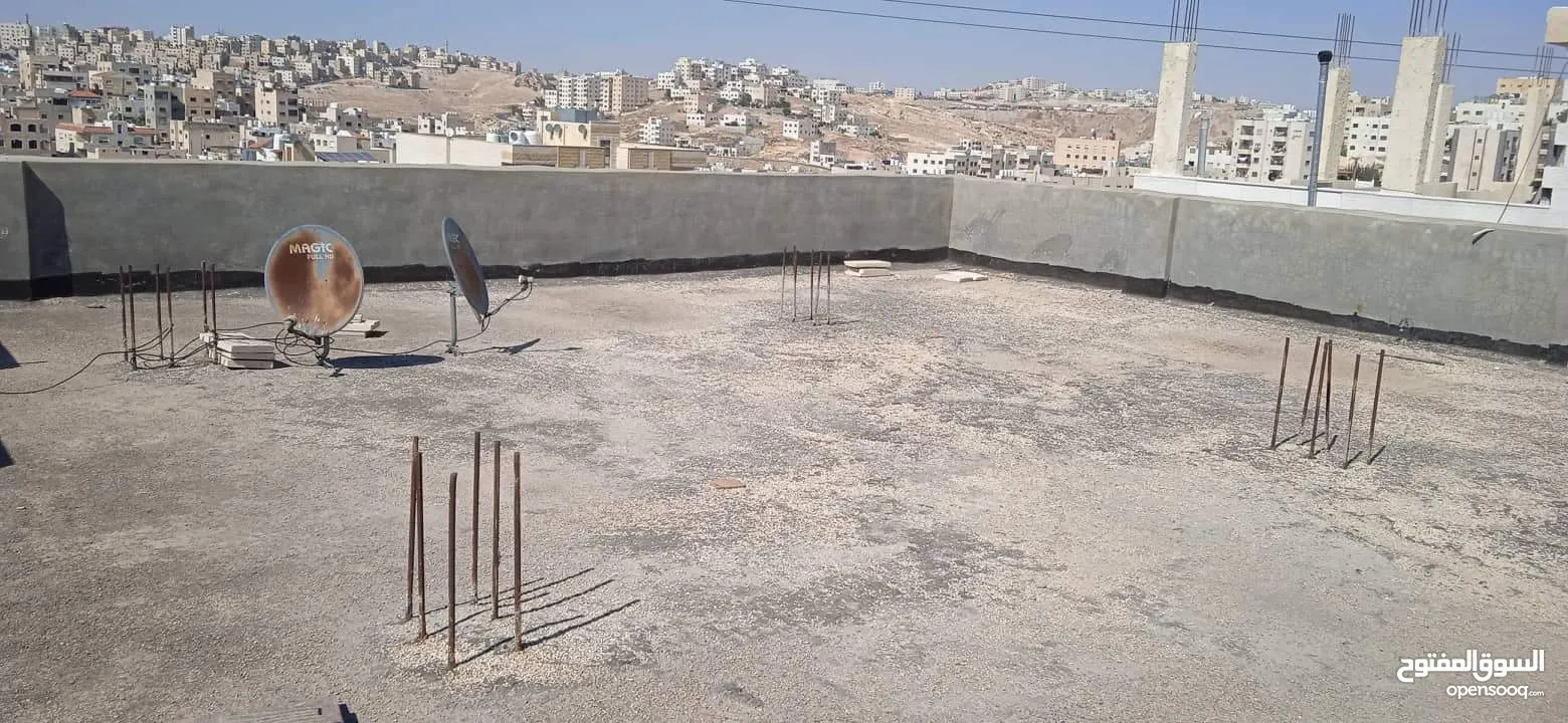 عمارة مكونة من طابقين للبيع تصلح لبناء ثلاث طوابق اضافية تم تنزيل السعر