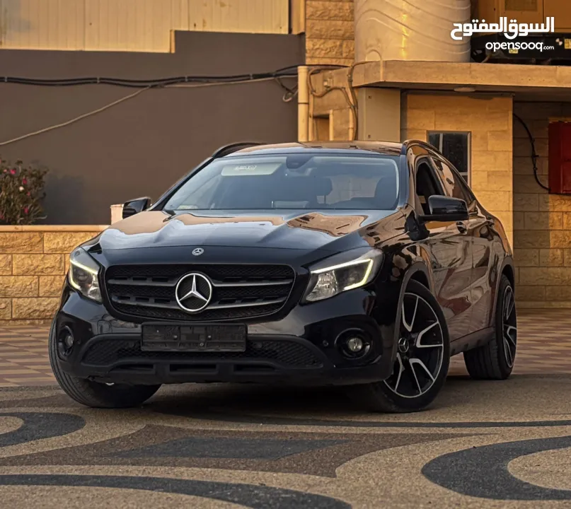 مارسيدس GLA200 - 2018