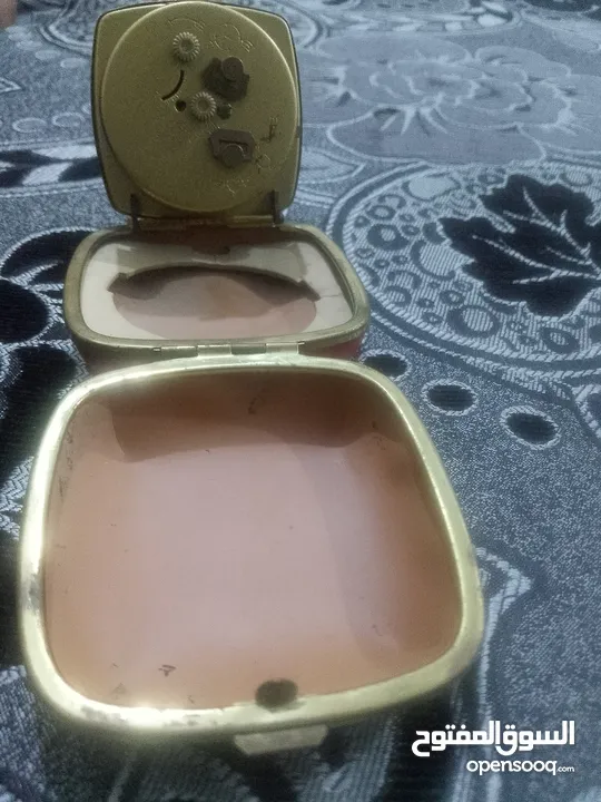ساعة انتيكا نحاس قديمه بحالة جيده