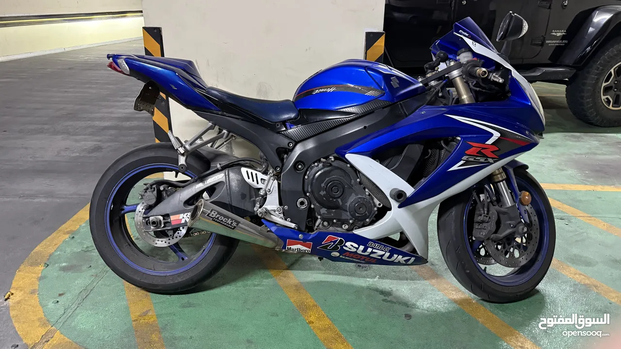 SUZUKI GSX 600R