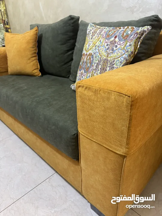 طقم كنب ثلاثي عصري -  مجوزتين / 1 ثلاثية