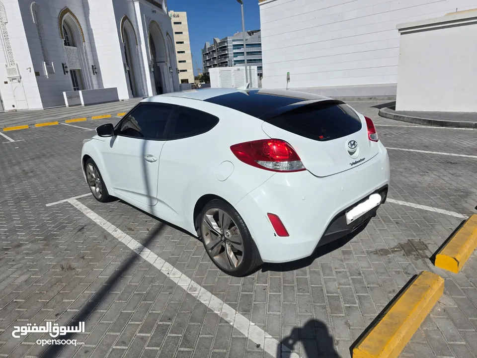 Urgent Sale!!   Hyundai Veloster 2013 very clean