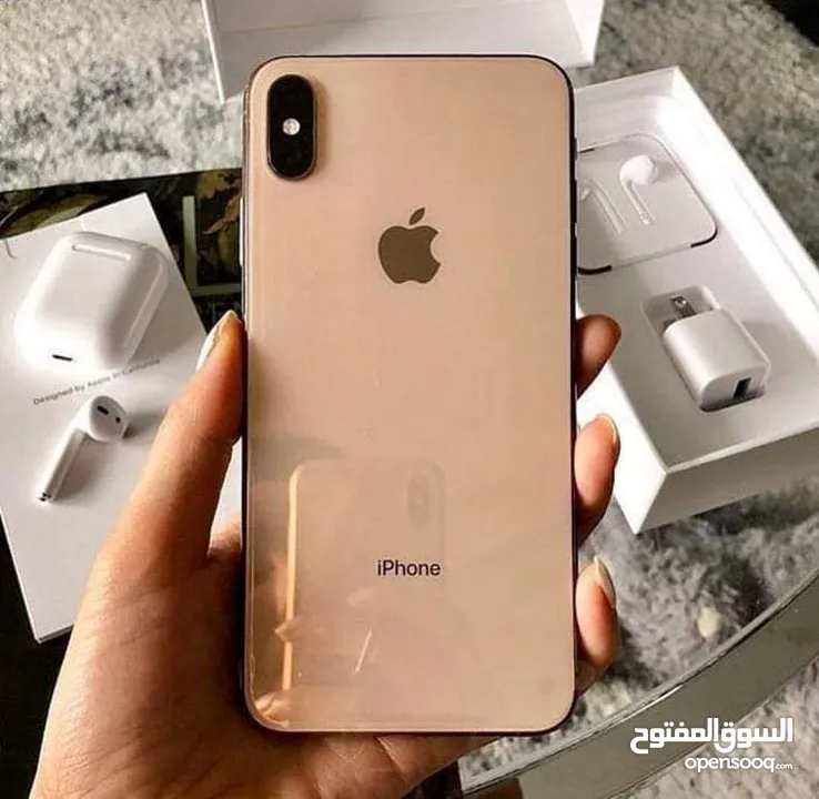 متوفر ايفونات XSMAX اصلي جيجا 64 و  256 متوفر توصيل وهدية كفر ولزقه وشاحن الاصلي