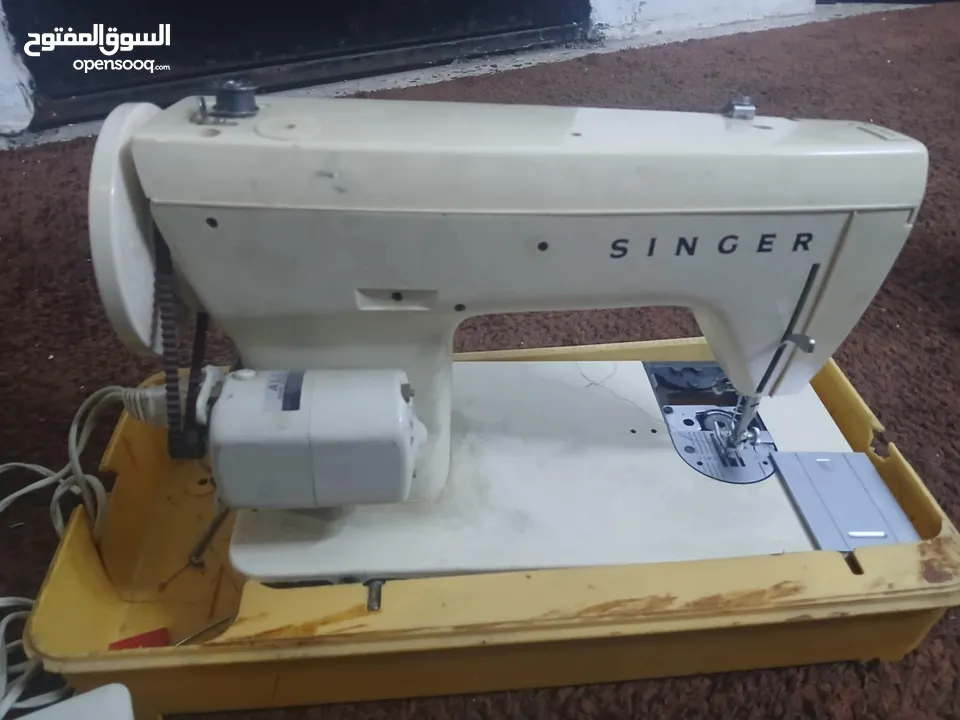 ماكينة خياطة سنجر منزلي