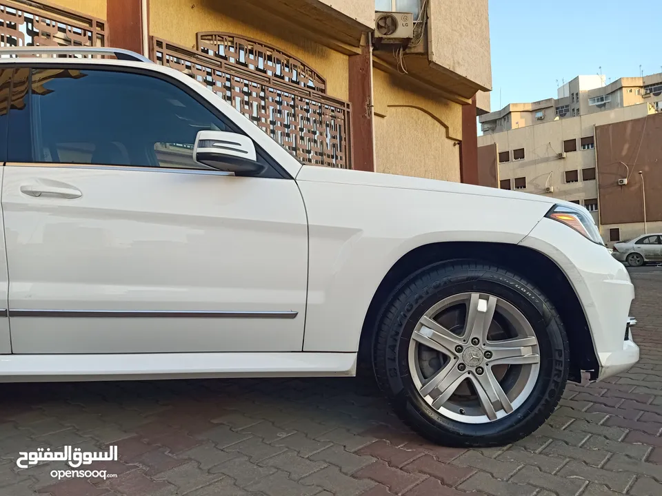 مرسيدس بنز GLK350 فل ماعدا الفتحه استيراد أمريكا