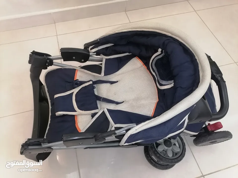 عربة أطفال للبيع