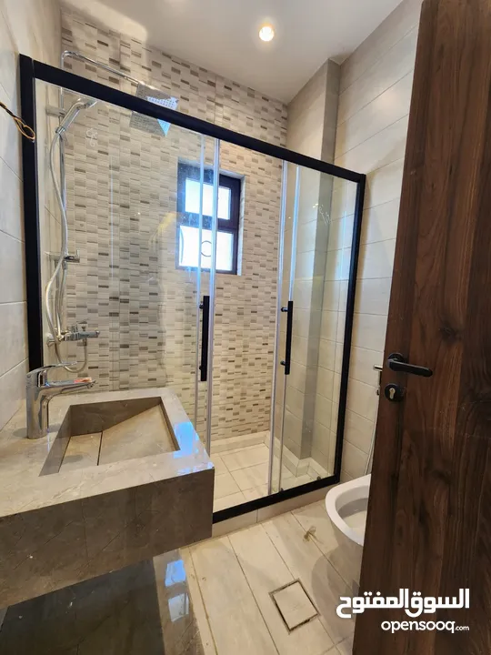 روف للبيع في عبدون  ref : 14328