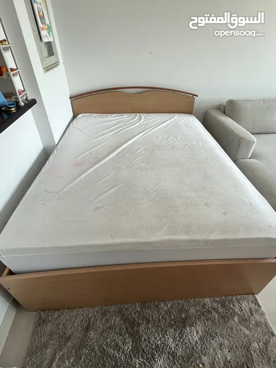 Bed and mattress