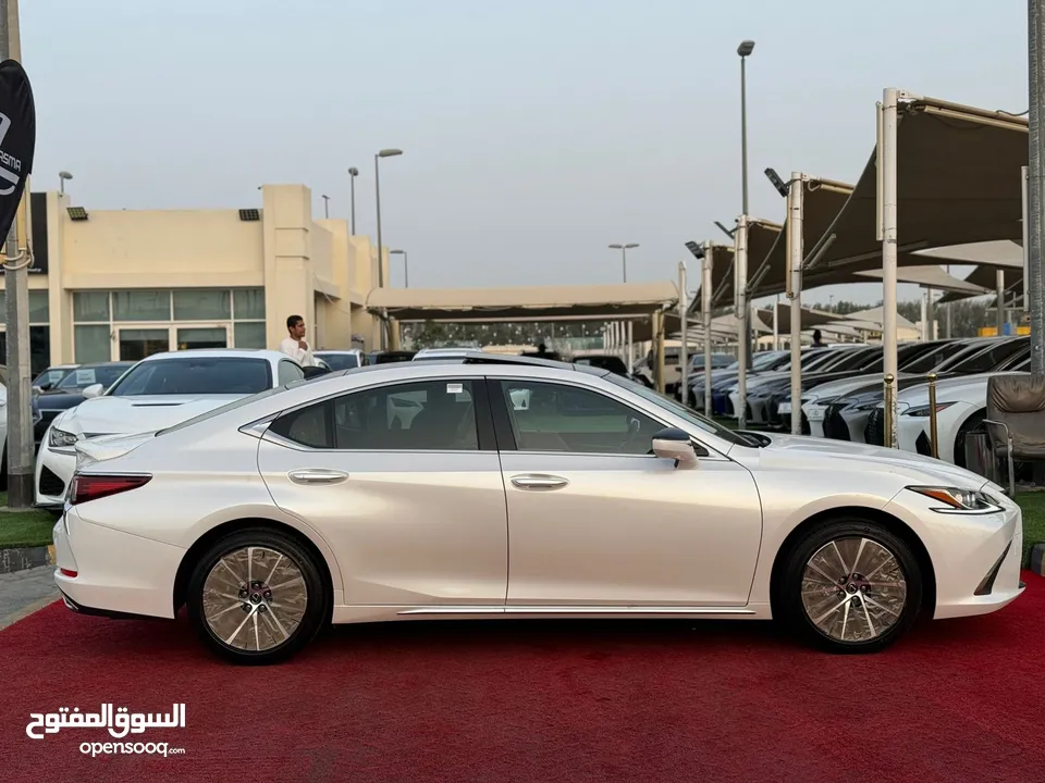 LEXUS ES350 2024 FULL OPTION PANORAMA GCC ZERO KMتقبل التصدير   للسعودية و العراق و جميع الدول خليجي