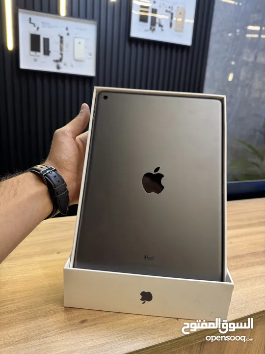 بحاله الوكاله = iPad 9  الجيل التاسع  64GB Wi-Fi
