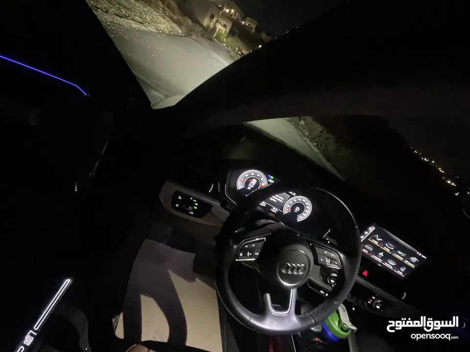 Audi A4 S line 2021 للبيع او البدل ع سيارة او قطعة ارض
