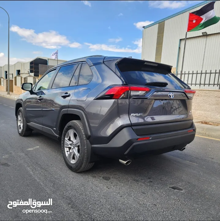 راف فور 2022 هايبريد للبيع. مسافة مقطوعه 19800 كيلومتر. XLE AWD فيراني