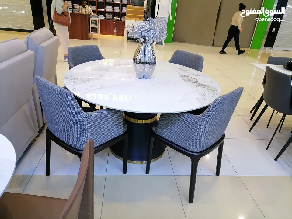 Dining table plus 4 chairs