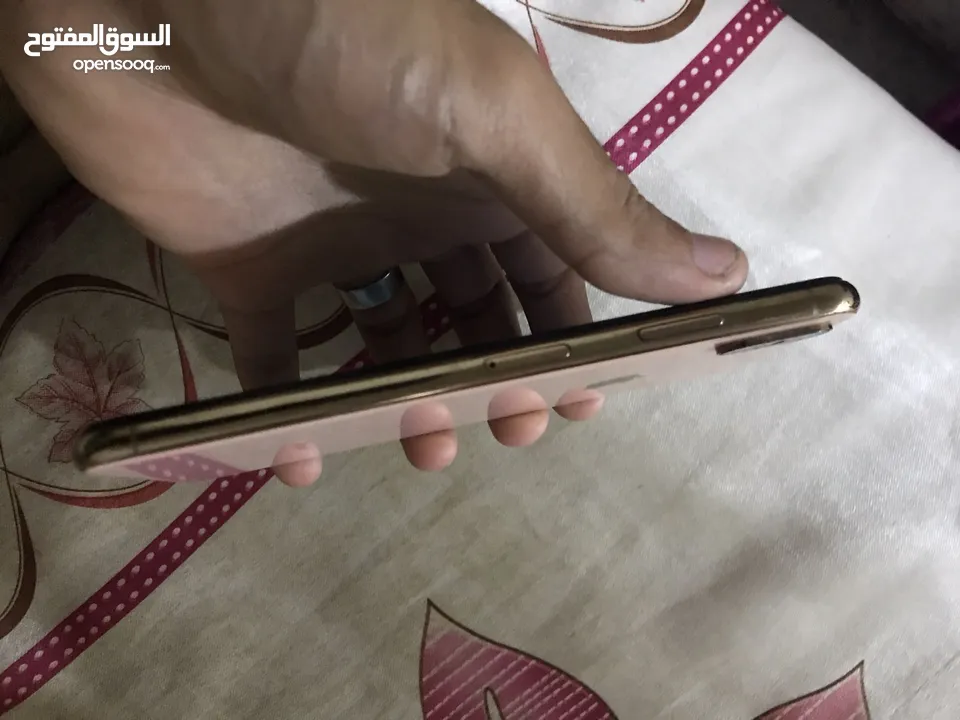 ايفون xs ماكس ذاكره 256 جهاز نظيف كامل ملحقات 