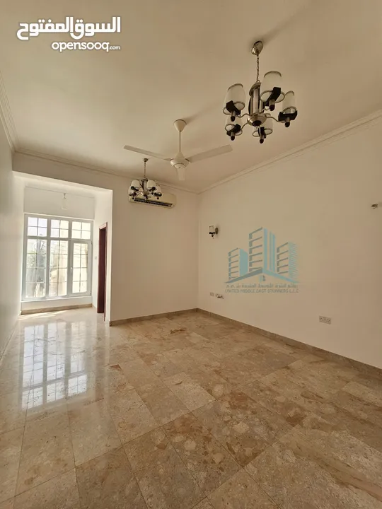 فيلا جميلة في مجمع سكني Beautiful 4+1 BR Villa in Azaiba