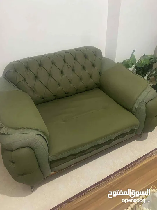 طقم كنب بحاله جيدة