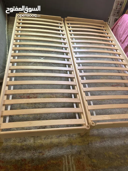 Bed frame, 2 single bed frames what what be placed on the top of each other