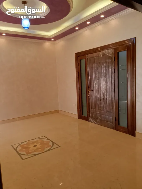 شقة طابقية بمواصفات مميزة للايجار في البنيات من المالك مباشره يرجى عدم تدخل وسطاء او مكاتب عقارية