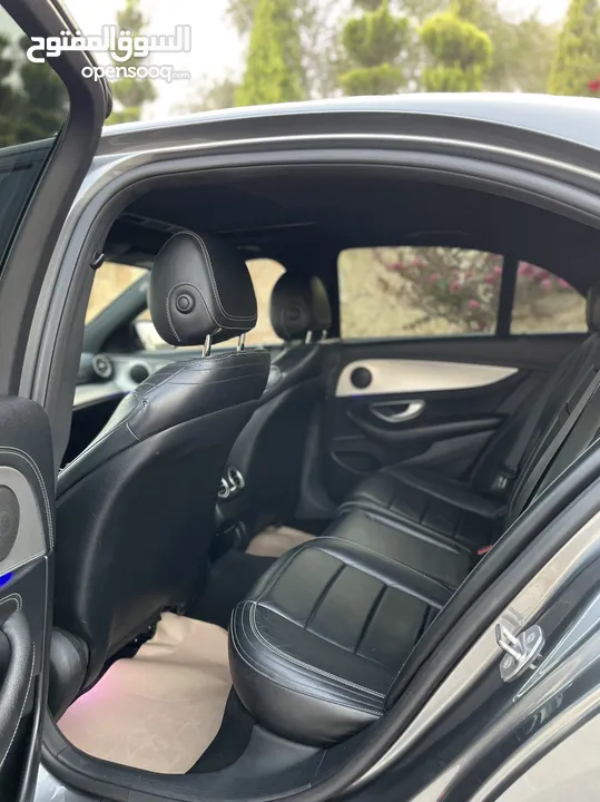 E220d ᄉ Mercedes-Benz